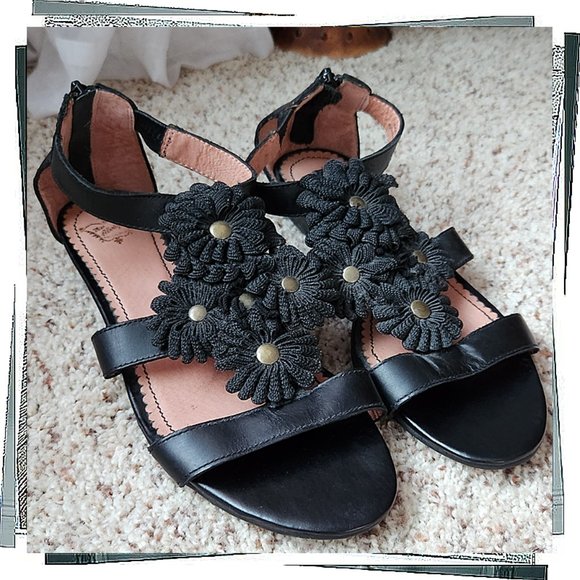 Black Leather Floral Gladiator Sandals (7) Miss Albright - Picture 4 of 8